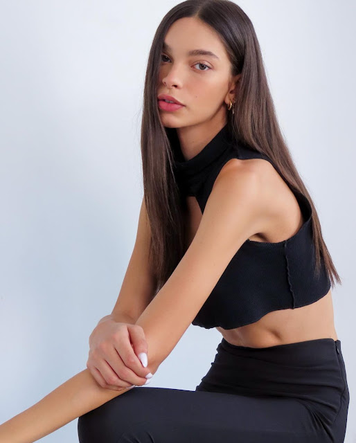 Ariella Moura – Most Beautiful Trans Brazilian Model Instagram