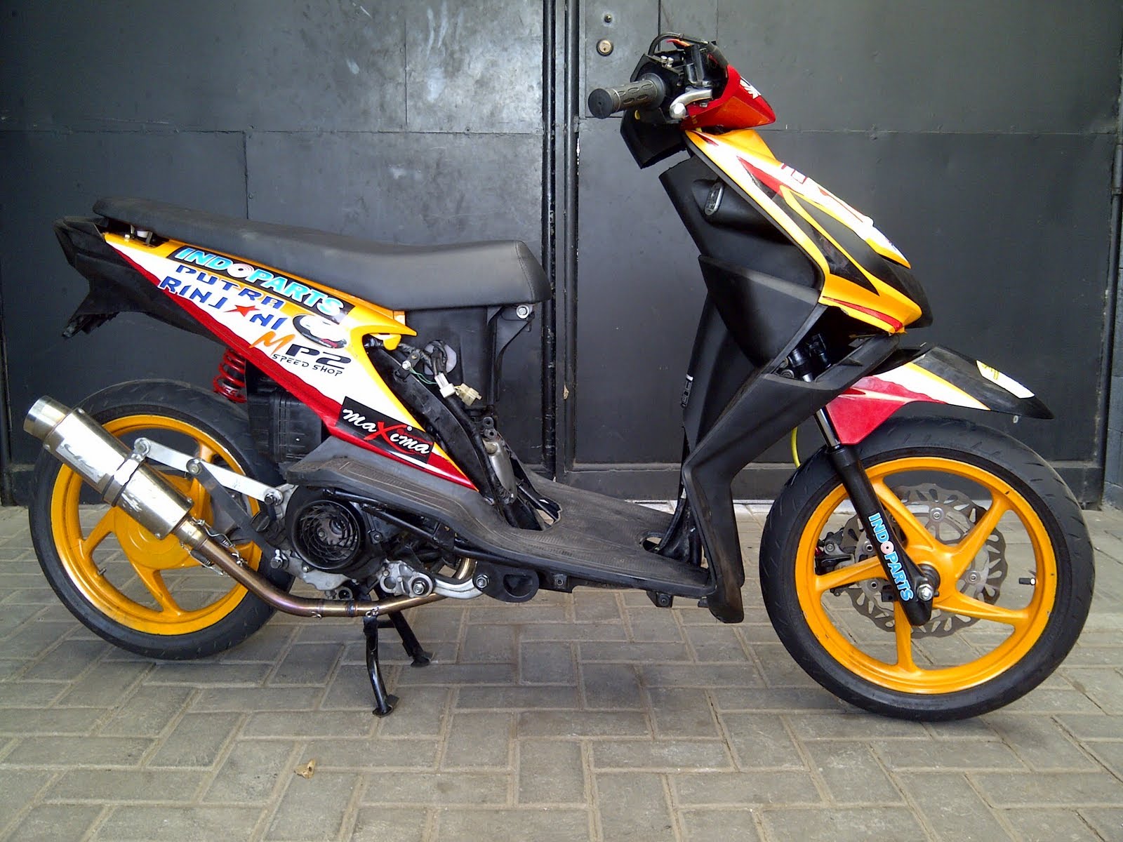 Blog Latihan Gambar Modifikasi Honda Beat Ala Road Race