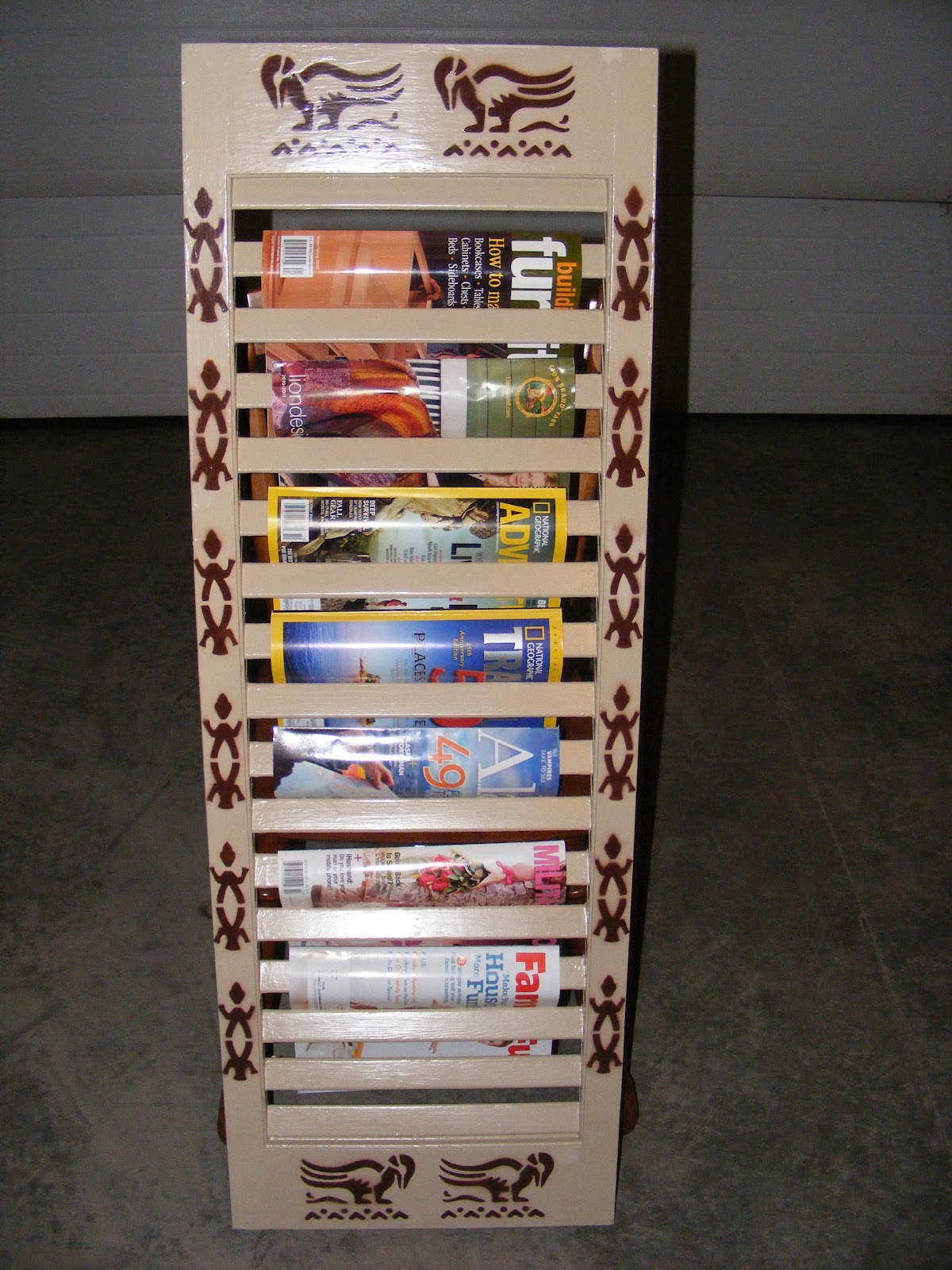 Arctic Lily's Loops DIY Magazine Rack