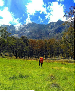 gunung di Jawa Timur untuk pendakian 