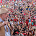 CARAVANA DE LULA CHEGA EM PERNAMBUCO QUINTA-FEIRA (24).  A CARAVANA LULA PELO BRASIL CHEGA EM RECIFE NESTA QUINTA-FEIRA, DIA 24, PERMANECENDO NO ESTADO ATÉ O DIA 26, QUANDO SEGUE PARA JOÃO PESSOA. A CARAVANA LULA PELO BRASIL CHEGA EM RECIFE NESTA QUINTA-FEIRA, DIA 24, PERMANECENDO NO ESTADO ATÉ O DIA 26, QUANDO SEGUE PARA JOÃO PESSOA.  A CARAVANA DEVE AINDA VISITAR O SERTÃO DO ARARIPE, EM PERNAMBUCO, NO DIA 31 DE AGOSTO, CHEGANDO PELO INTERIOR DO CEARÁ.  ALGUMAS ATIVIDADES ESTÃO PROGRAMADAS NA AGENDA DE LULA, ENTRE ELAS DOIS ATOS ABERTOS AO PÚBLICO, SENDO UM EM IPOJUCA E O OUTRO NO RECIFE.  LULA CHEGA NA QUINTA-FEIRA, DIA 24, À TARDE.  A PRIMEIRA ATIVIDADE DO EX-PRESIDENTE É UMA VISITA AO MUSEU DO CAIS DO SERTÃO, NO BAIRRO DO RECIFE, ÀS 15H.  NO DIA 25, SEXTA-FEIRA, ÀS 10H, O EX-PRESIDENTE PARTICIPA DE ATO “EM DEFESA DA INDÚSTRIA PETROLÍFERA E NAVAL’, NA FACULDADE FAJOLCA, EM IPOJUCA.