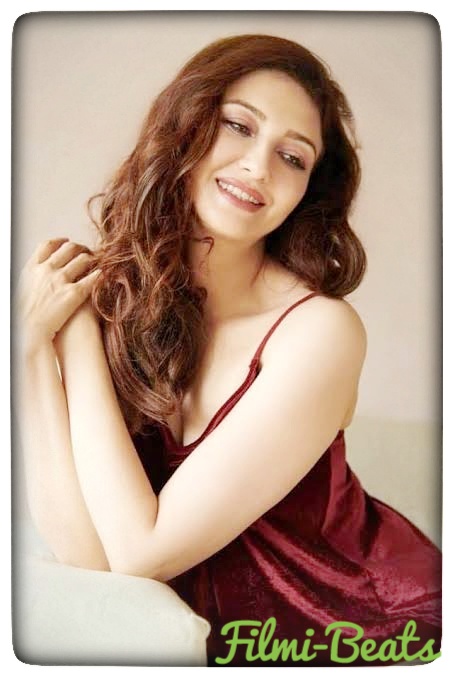 Saumya Tandon wallpaper & Biography