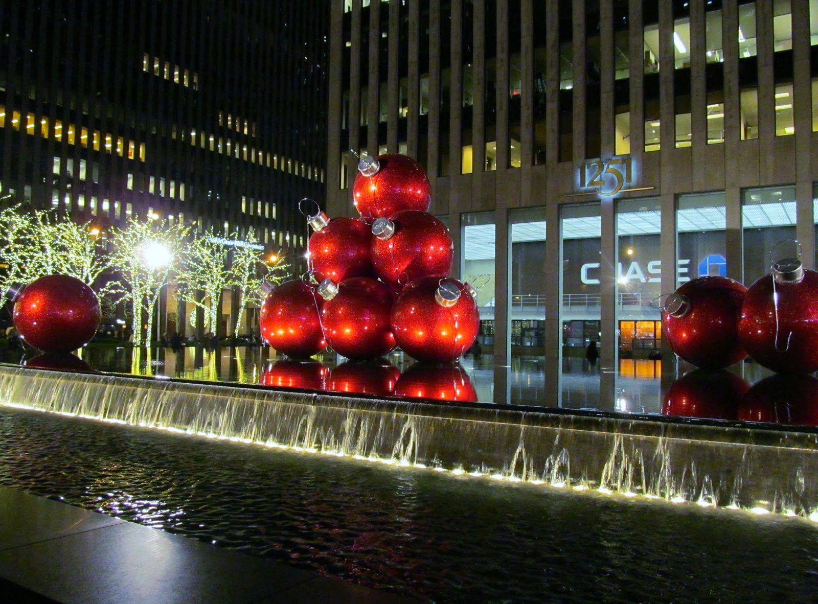 Pink In The City  6th Avenue New  York  City  Christmas  Decor 