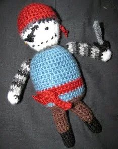 http://translate.google.es/translate?hl=es&sl=en&tl=es&u=http%3A%2F%2Fhandmadebyerica.blogspot.com.es%2F2011%2F05%2Fpirate-apollo.html