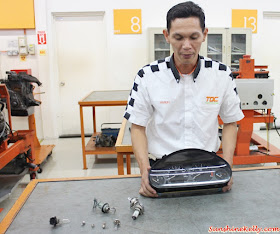 Car Maintenance 101 Workshop, TOC Automotive College, Car Maintenance, 101 Workshop, Car Workshop, Automotive College, How to Change Car Tyre, How to jump start car, repair car bulb