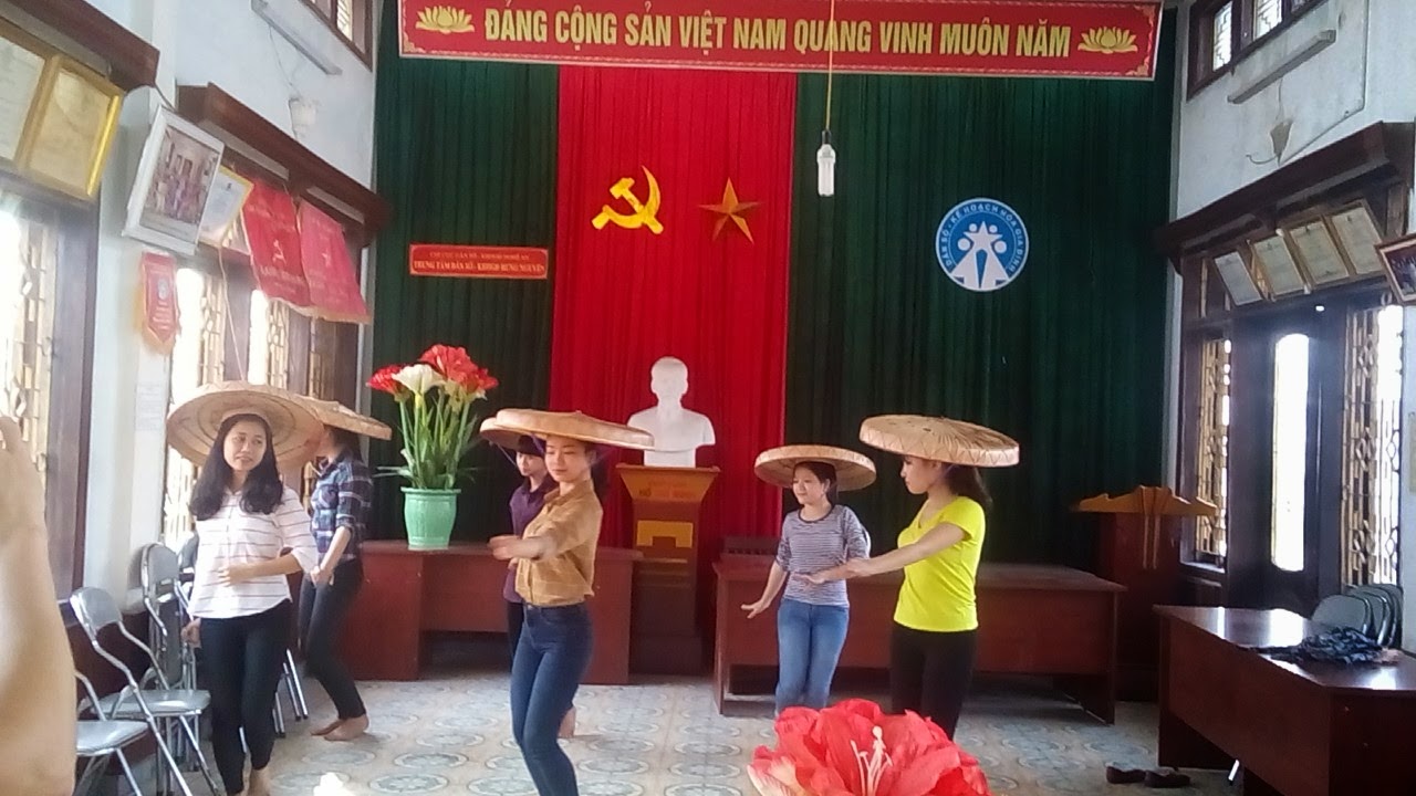 Ban chỉ đạo thực hiện công tác Dân số-KHHGĐ xã Hưng Tiến  với không khí chuẩn bị cho kỷ niệm 60 năm ngày thầy thuốc Việt Nam (27/02/1955-27/02/2015)