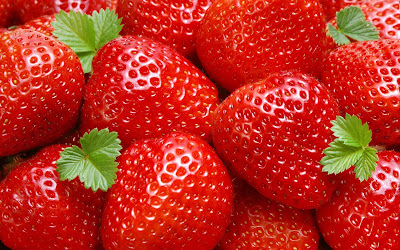 beautiful-strawberries-widescreen-images