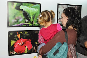 Exposición del Pico Turquino del fotoreportero  Ramon en Casa del ALBA en La Habana