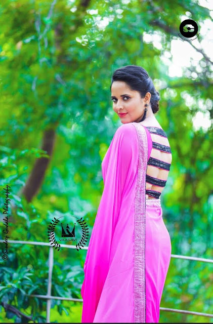 Anasuya Bharadwaj Sexy Pink Saree Picture