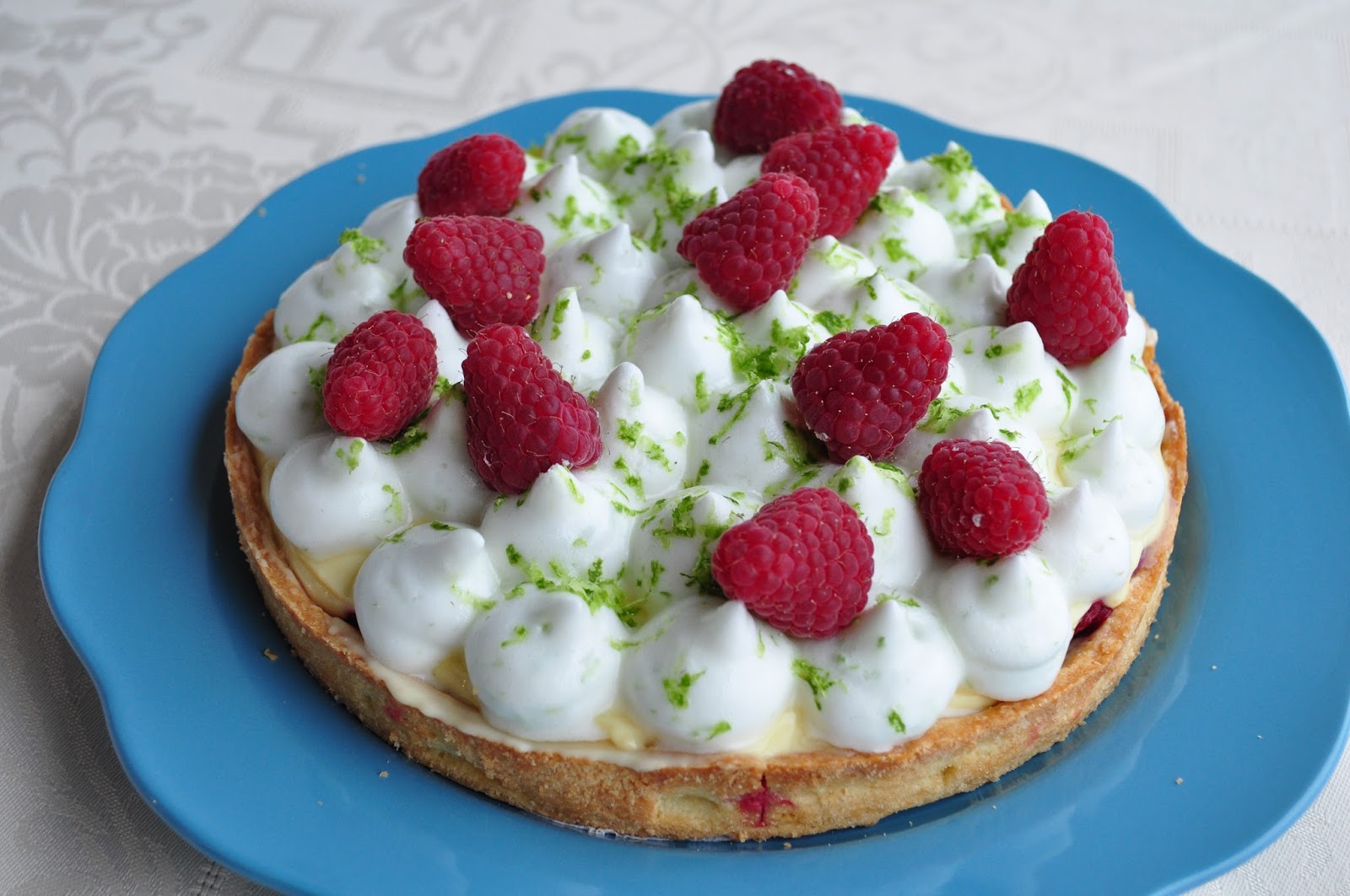 Les Chtis Gateaux D Herve Tarte Chocolat Blanc Framboises Meringue Au Citron Vert