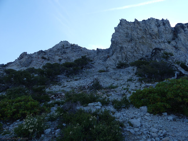 031: loose rocks getting sort of vertical