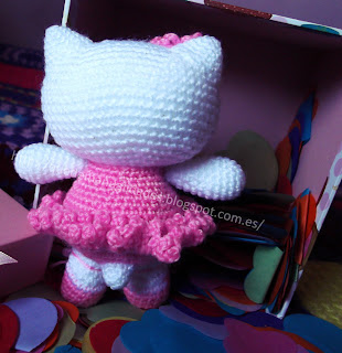 Hello Kitty amigurumi