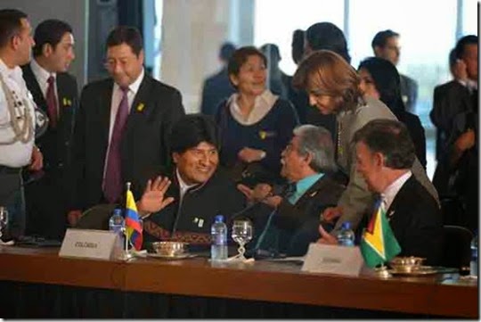 Rusia ofrece plan nuclear y China otro satélite a Bolivia