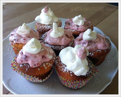 Muffins mit Erdbeersahne