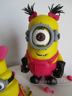 cake minions lady