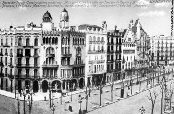 Una foto antigua de la Milla de la Discordia, con la casa Lleó Morera al frente.