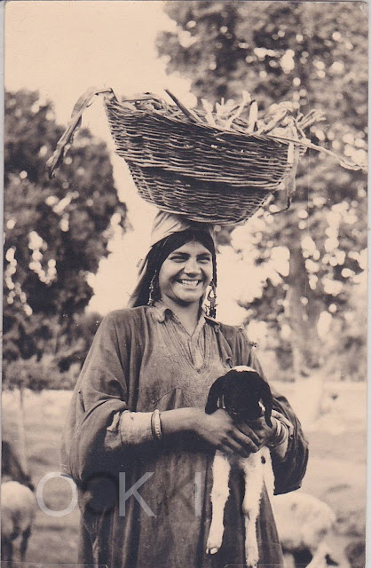 1960 postcard Kashmiri women