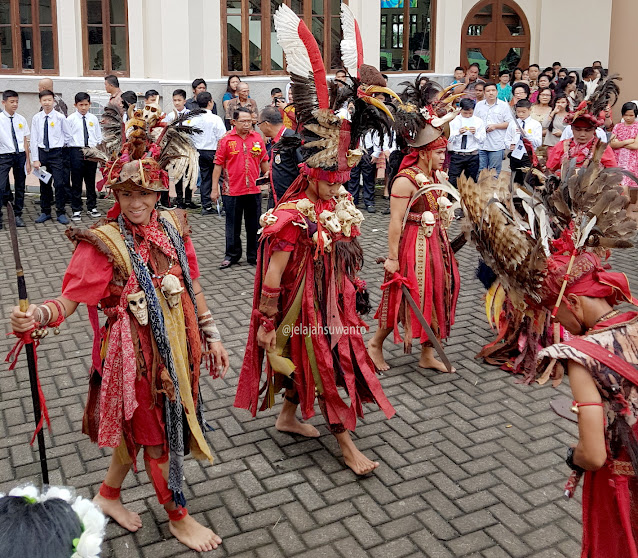 Senyum manis penari Kabasaran || jelajahsuwanto