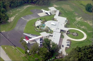 John Travolta Top House