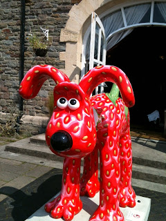 Gromit with a strawberry pelt