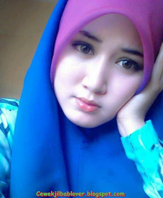 Foto Wanita Berjilbab Cantik