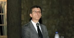 Αυτό που σκέφτονται σίγουρα πολλοί στο Μαξίμου και διαρρέουν μέχρι στιγμής και στον φιλοκυβερνητικό Τύπο είπε δημοσίως ο δημοσιογράφος Άρης ...