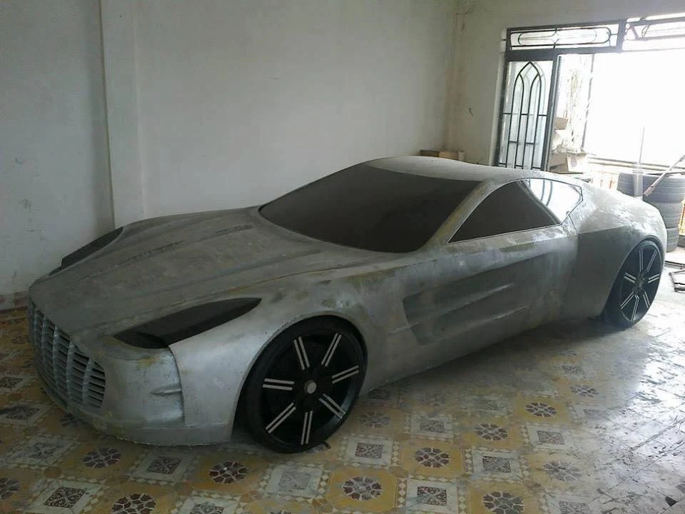 Aston Martin One-77 "hàng nhái" trông như...hàng thật