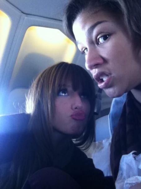 Bella Thorne trip to Paris with Zendaya Bella Thorne trip to Paris with 