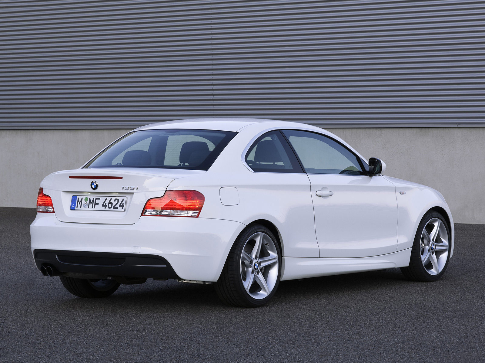 2010 BMW 135i Coupe car accident lawyers | wallpapers |