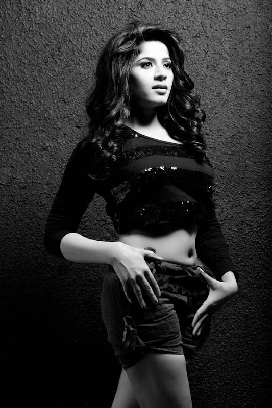 Tamil Actress Meenal Hot Photos hot images