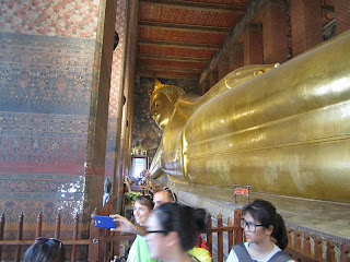 liegender Buddha im Tempel Wat Pho in Bangkok