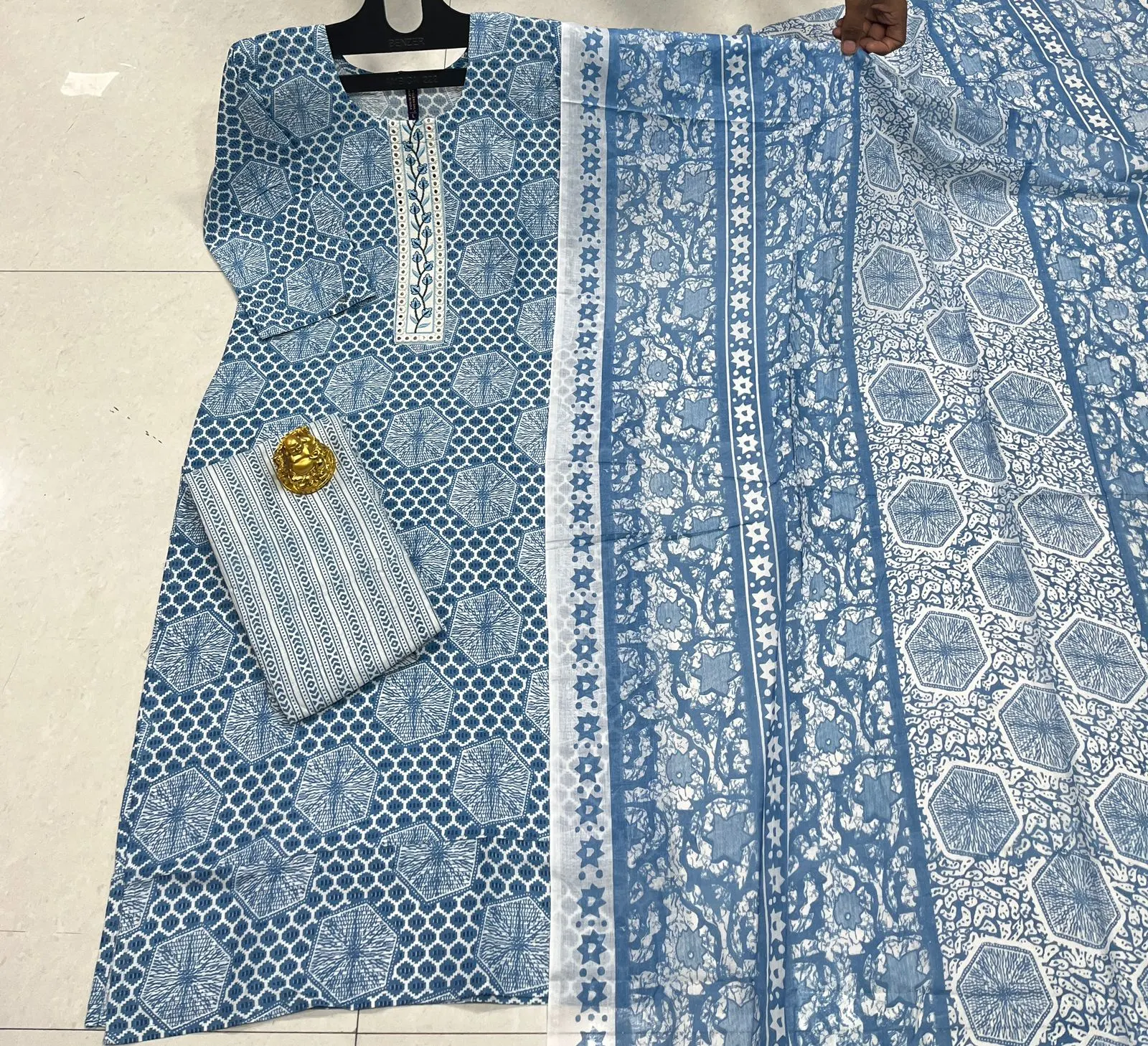 Design 0207 Ayg Two Tone Readymade Pant Style Suits