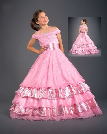 The pink sash Easter girls dresses are made of tulle and are fully lined