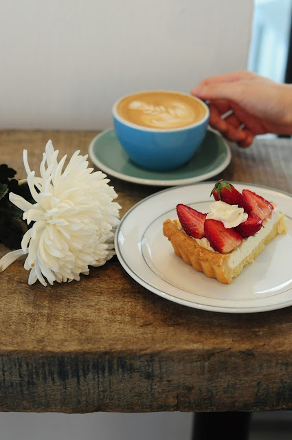 curious palette latte singapore