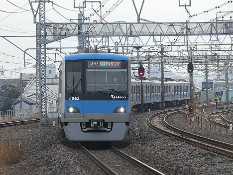 【ダイヤ改正でレア行先誕生！】小田急4000形の各駅停車　相模大野行き