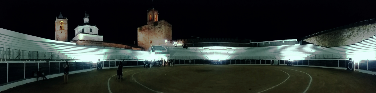 Noche en blanco. Interior Plaza de Toros de Fregenal de la Sierra, Badajoz