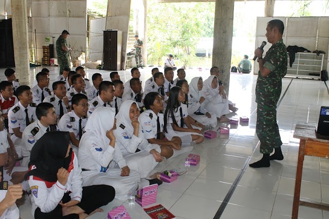 Siswa SMK Nasional Ikuti Pembekalan Penerimaan TNI