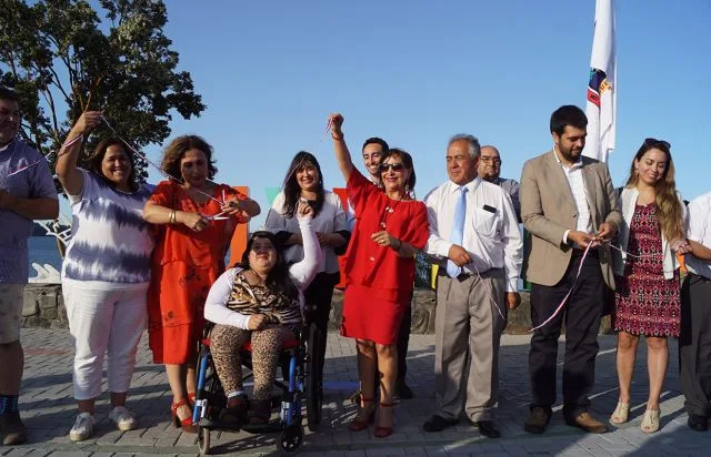 Inauguran proyecto de explanada costanera en villa Entre Lagos 