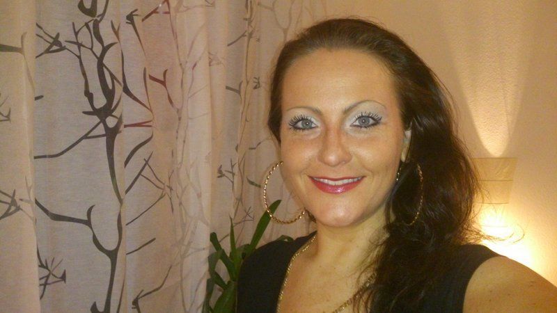 Single And Searching UK Sugar Mummy - Needs A Serious Lover