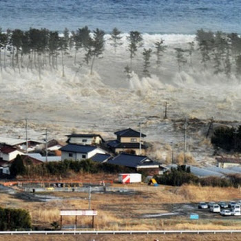 27 Tsunami Dahsyat yang Pernah Mengguncang Dunia