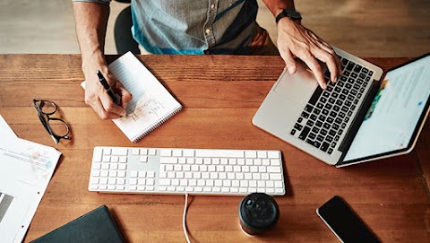 NAVIGATING CHANGE MANAGEMENT: STRATEGIES FOR SMOOTH TRANSITIONS 