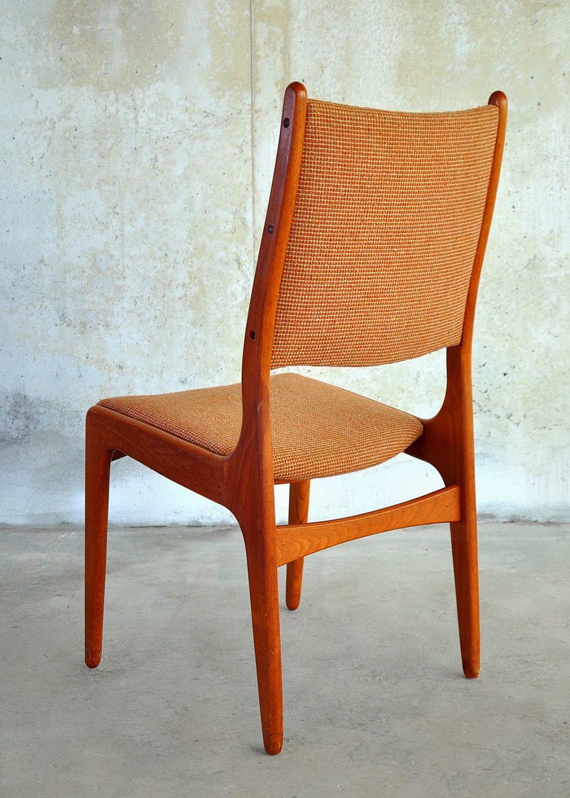 SELECT MODERN: Set of 6 Danish Modern Teak Dining Chairs