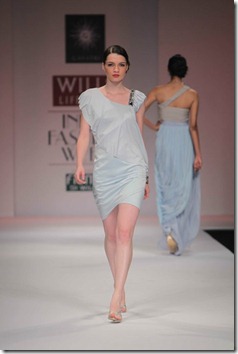 WIFW SS 2011by Gayatri Khanna (11)