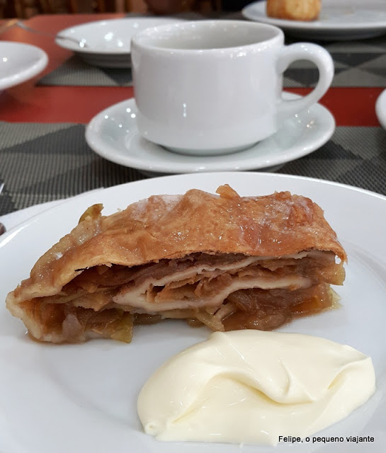 Strudel com nata do Hotel Continental Canela