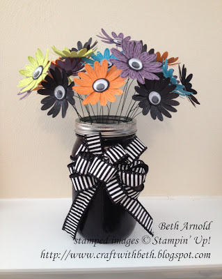 Craft with Beth: Halloween Daisy Delight Delightful Daisy Bouquet 3D floral arrangement wiggle eyes googley googly daisy punch heat embossing versamark stampin up loopy bow mason jar craft vase eyeballs