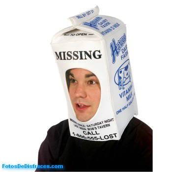 Disfraz-casero-de-anuncio-carton-leche-persona-perdida