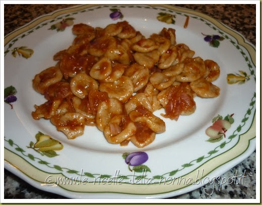 Orecchiette al sugo rosso piccante di cipolla e pomodoro (32)