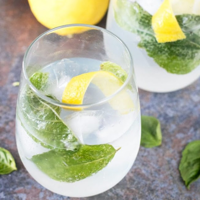 Lemon Basil Gin & Tonic #cocktail #drinks