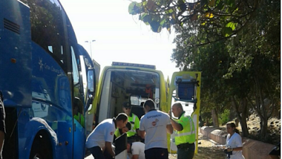 Muere de infarto  un chófer de guagua que conducía llena de turistas