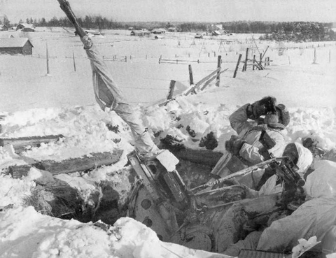 3 January 1940 worldwartwo.filminspector.com Finnish anti-aircraft gun